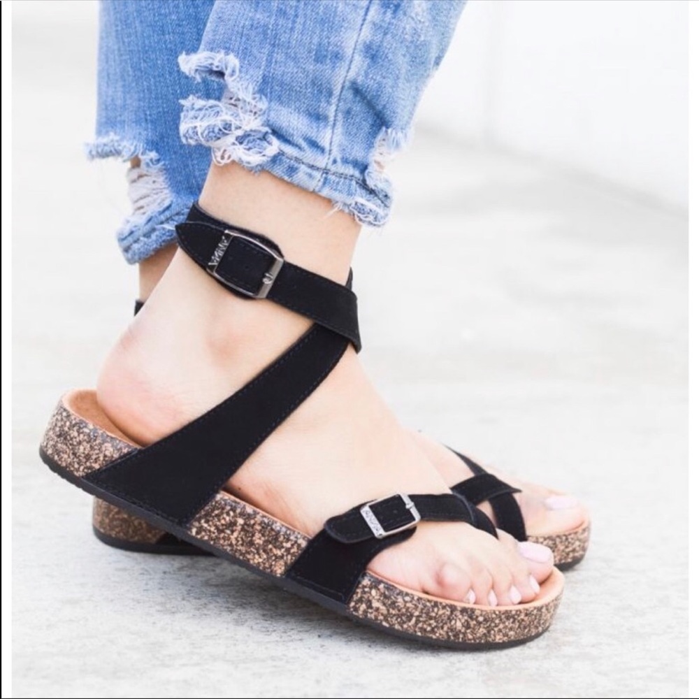 Strappy buckled cork sandal - Picture 3 of 8